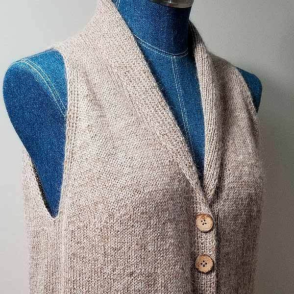 © Cozy Flatter Vest by Karen Vølund Fechter • www.ravelry.com