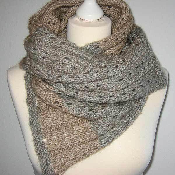 © Java Summer Scarf by Johanna ShiM • www.ravelry.com