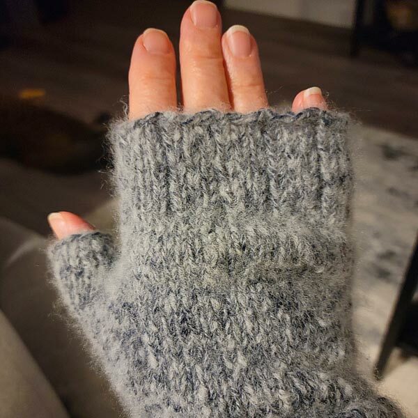 © creme by Emilie Luis from Emilie L Ravelry Store • www.ravelry.com