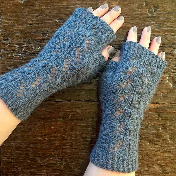 © Cloudburst by Arienne Grey • www.ravelry.com