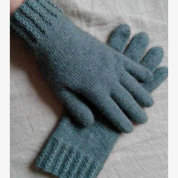 © Light as AIR Fingerless Gloves by Nathalie O'Shea • www.ravelry.com