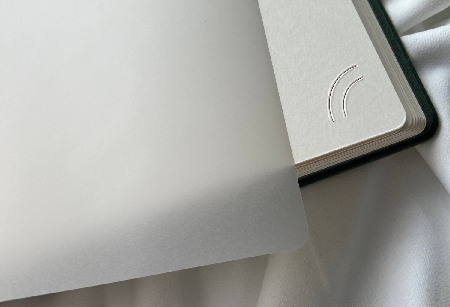 Бескислотная калька и нейтральные клеи в альбомах Natra