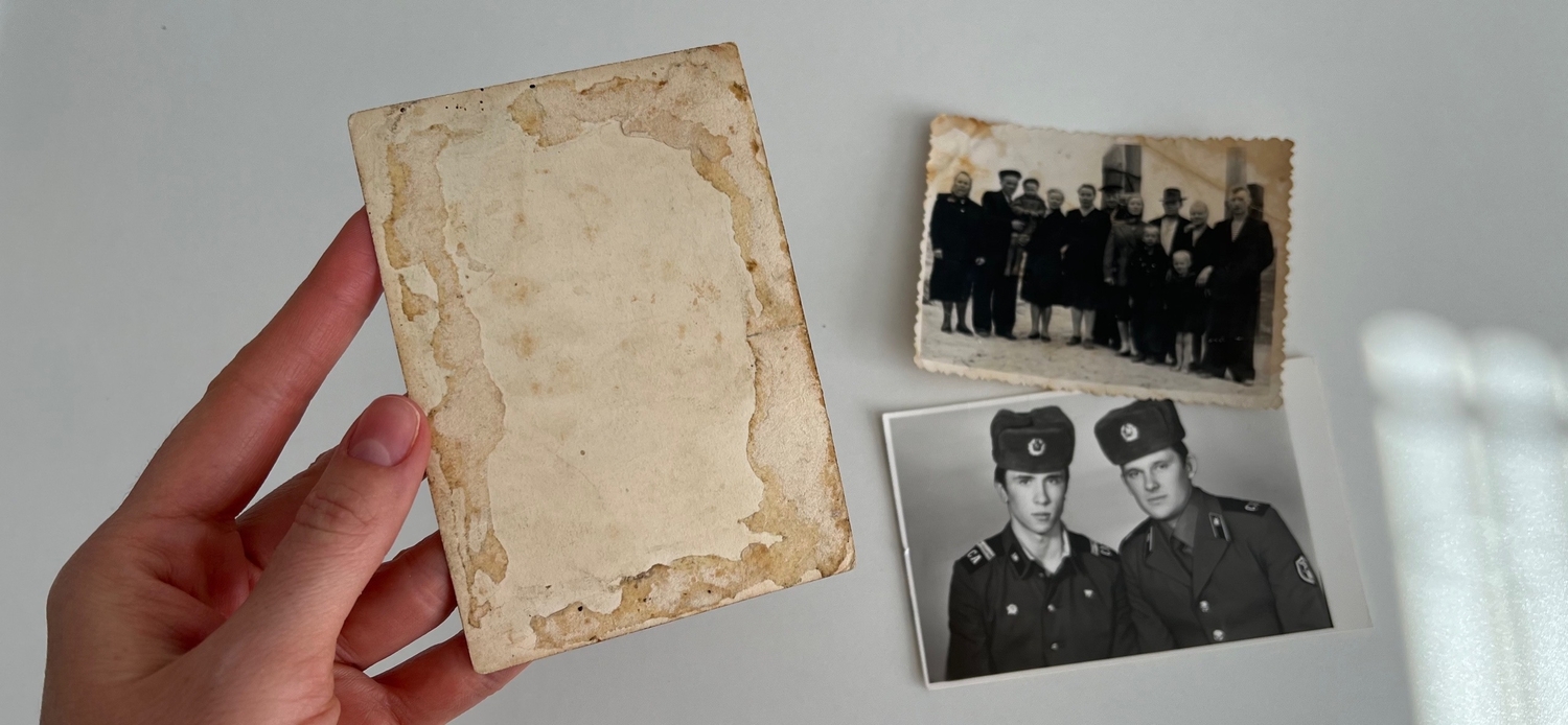 Повреждение старой фотографии от скотча