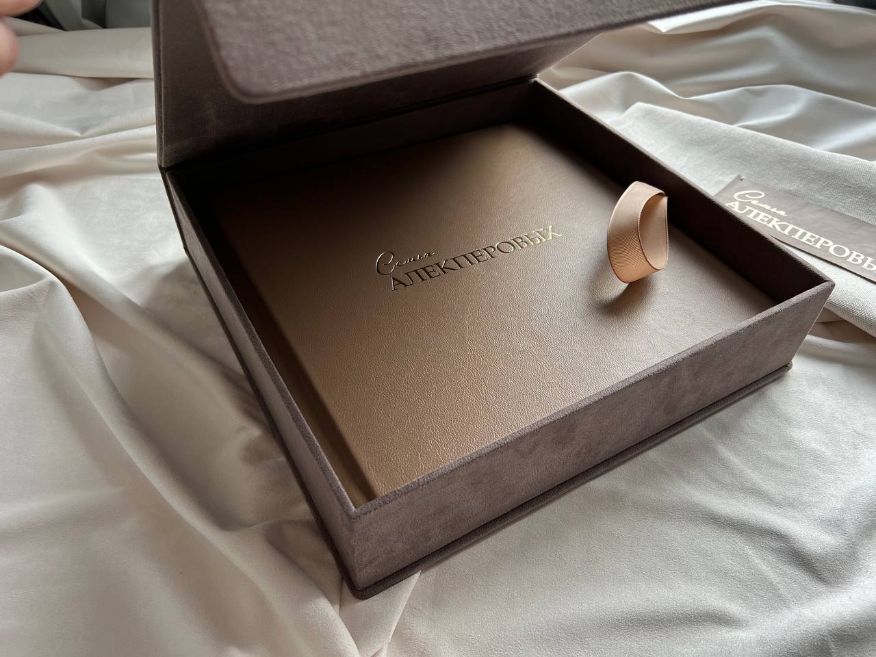 свадебный архив в кожаной обложке ручной работы