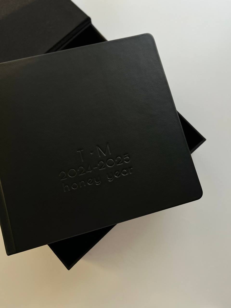 Чёрный кожаный travel-альбом Natra