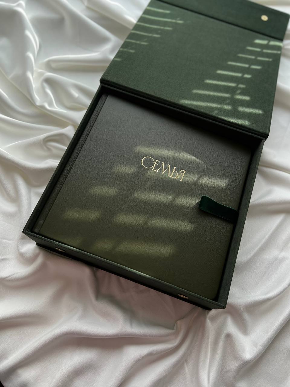 Архив из натуральной кожи с тиснением