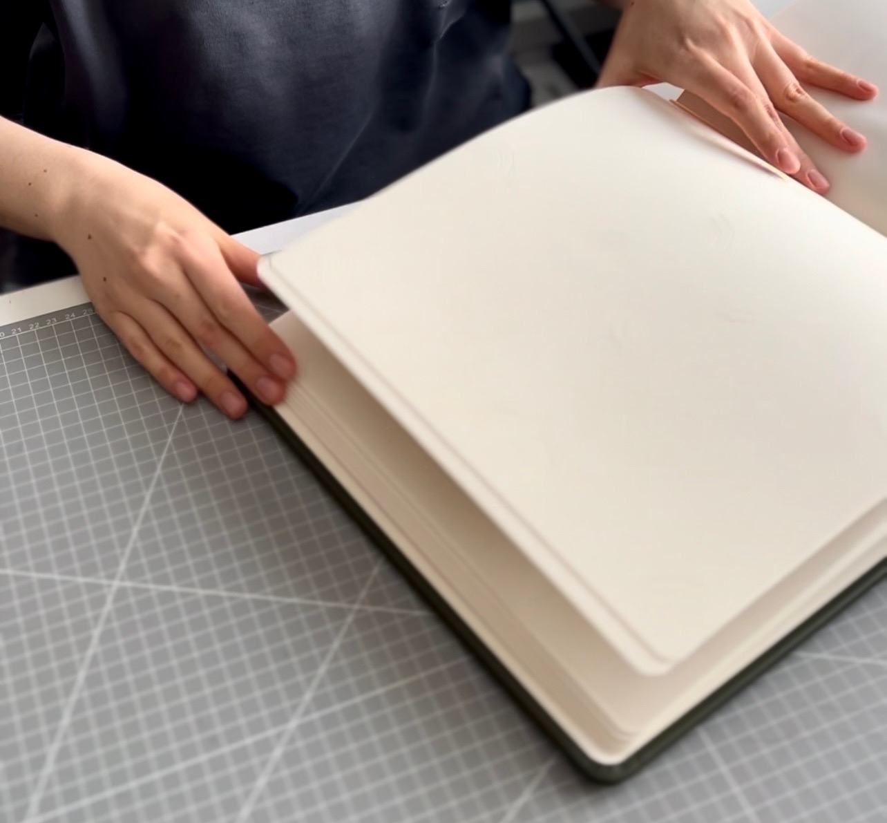 ручное изготовление свадебного архива процесс